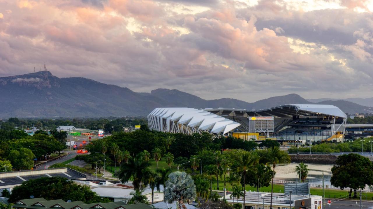 The Palmer Collective Hotel Townsville Buitenkant foto